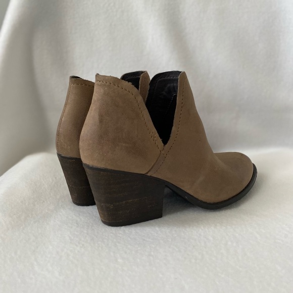 Steve Madden Size 6M Taupe Leather Ankle Boots - Picture 5 of 16